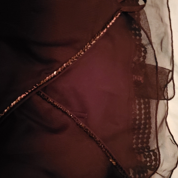 Black tank top - Picture 4 of 5